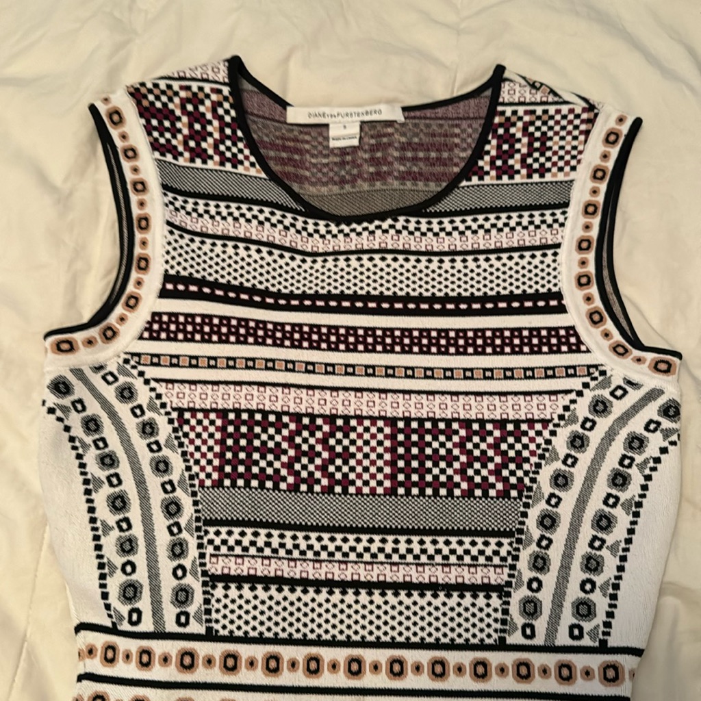 Diane Von Furstenberg Sleeveless Knit Dress Size S. Euc